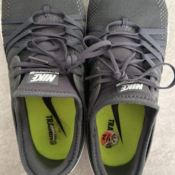 Near new Nike free trainers/sneakers - Picture 6 of 6